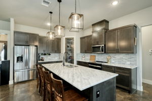 Kitchen/Breakfast Bar