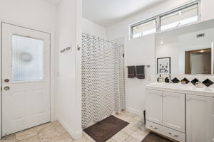 Weatherby Rd-1006-020