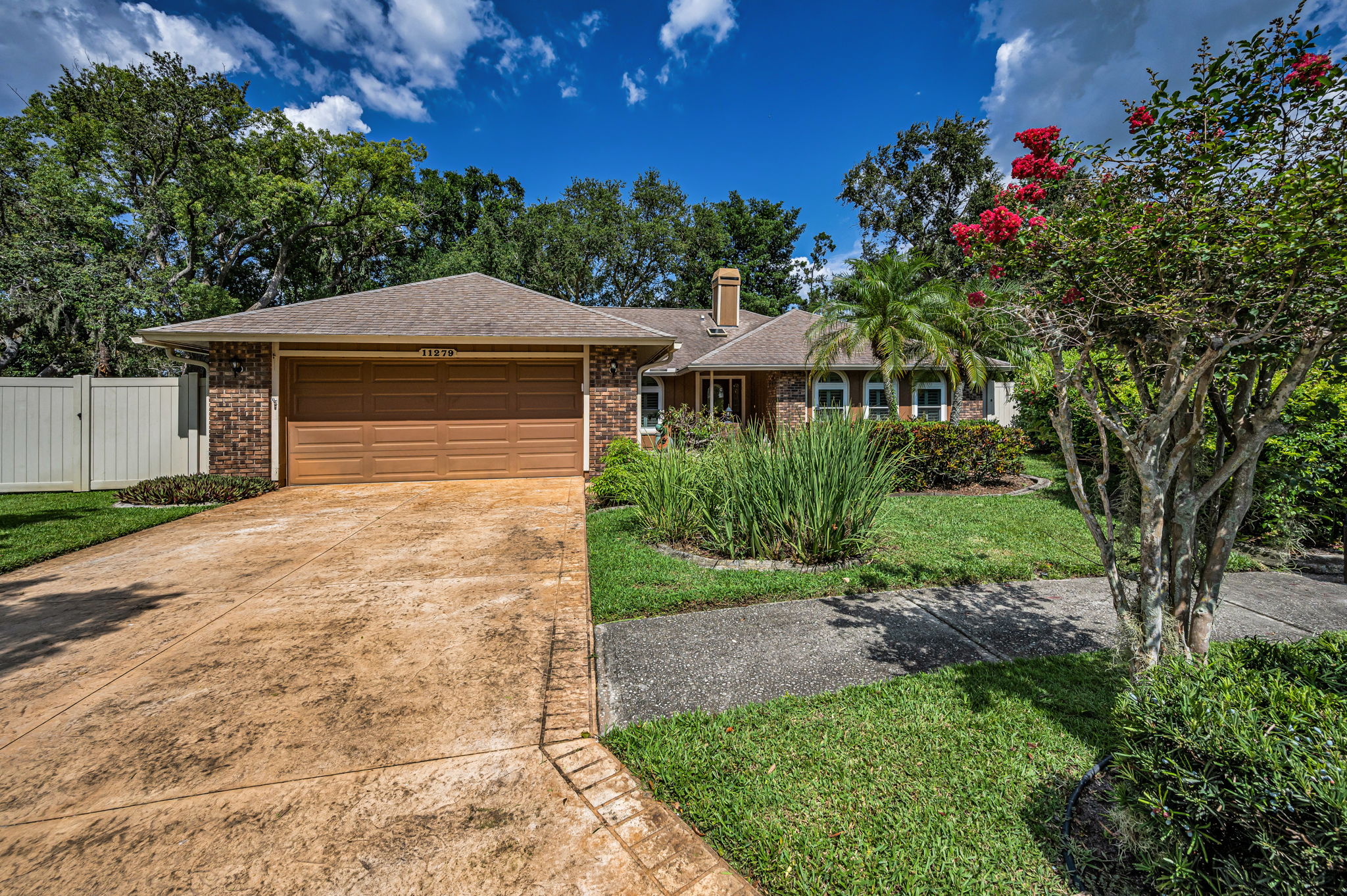 Front Exterior5
