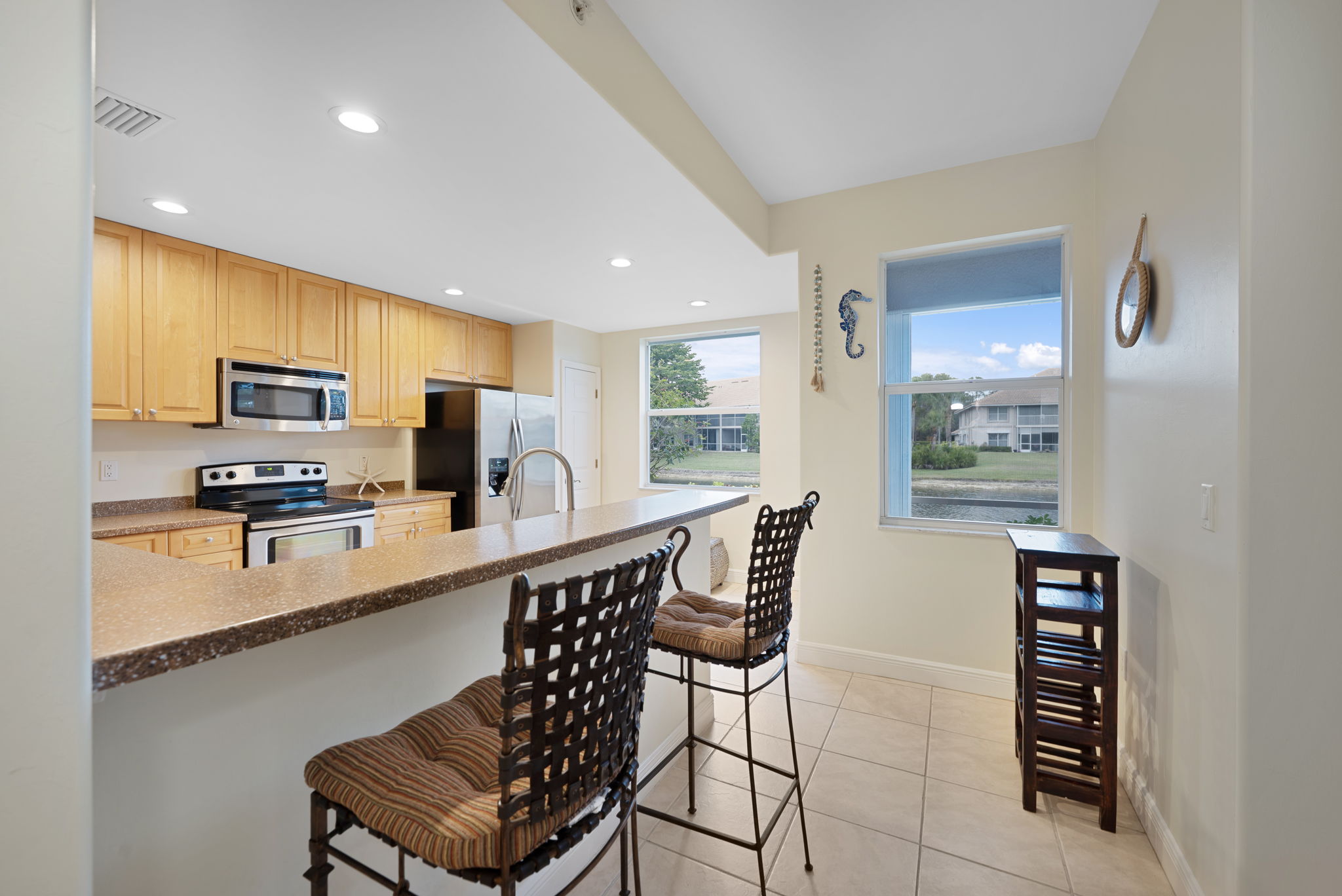 Breakfast Bar - Kitchen