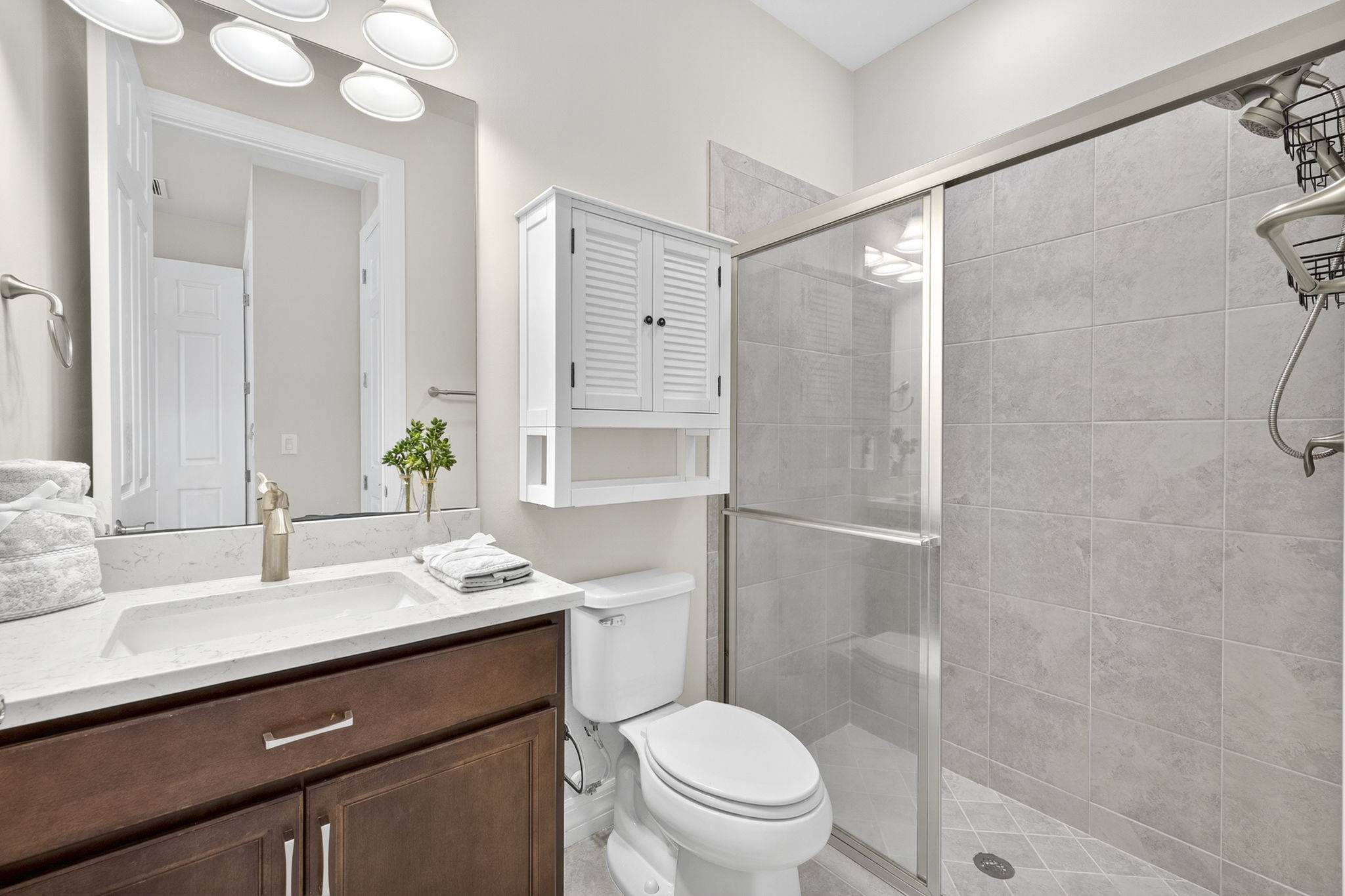 RS - Guest Bathroom 2