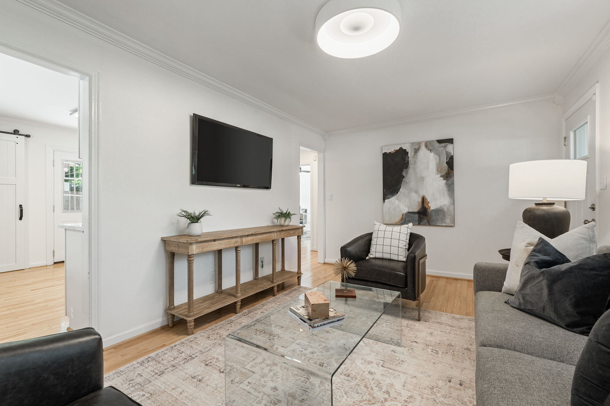  Photo 8
