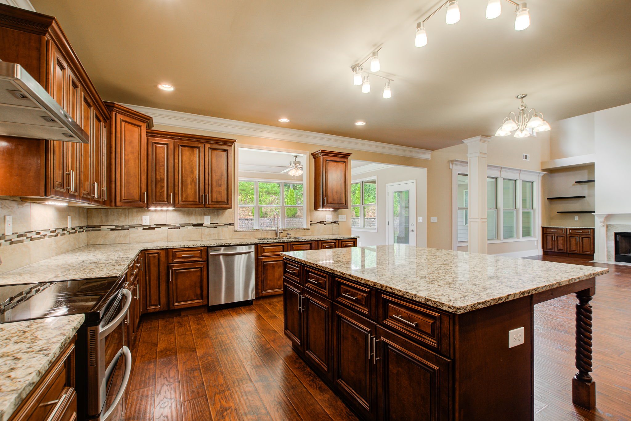 9 Kitchen B w Sunroom + LR Partial