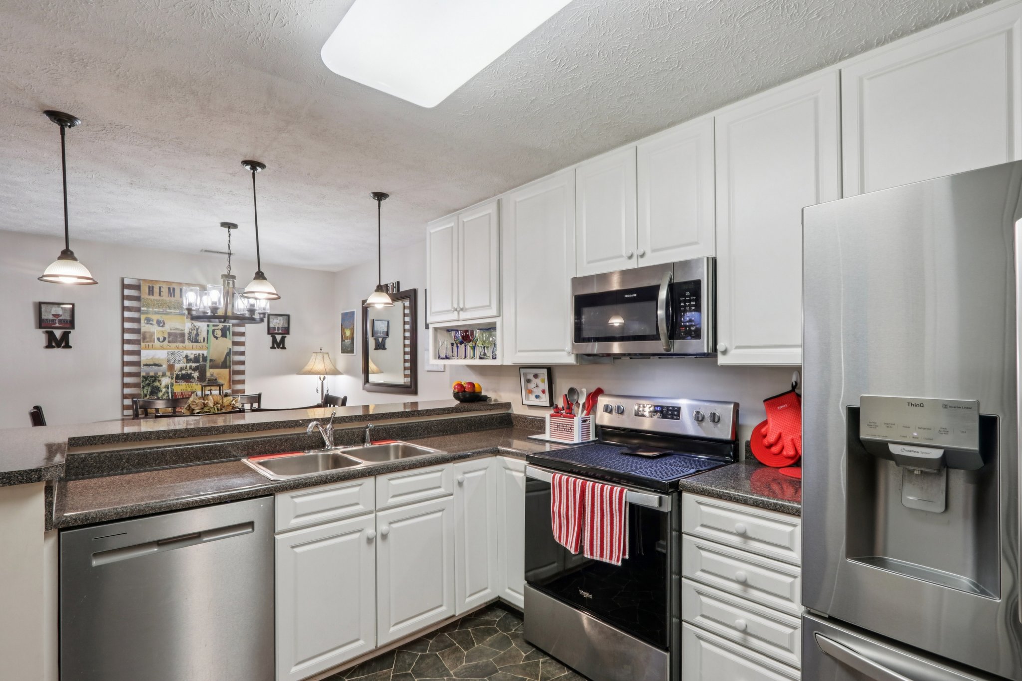 Courtyard Way-S2510-023.jpg