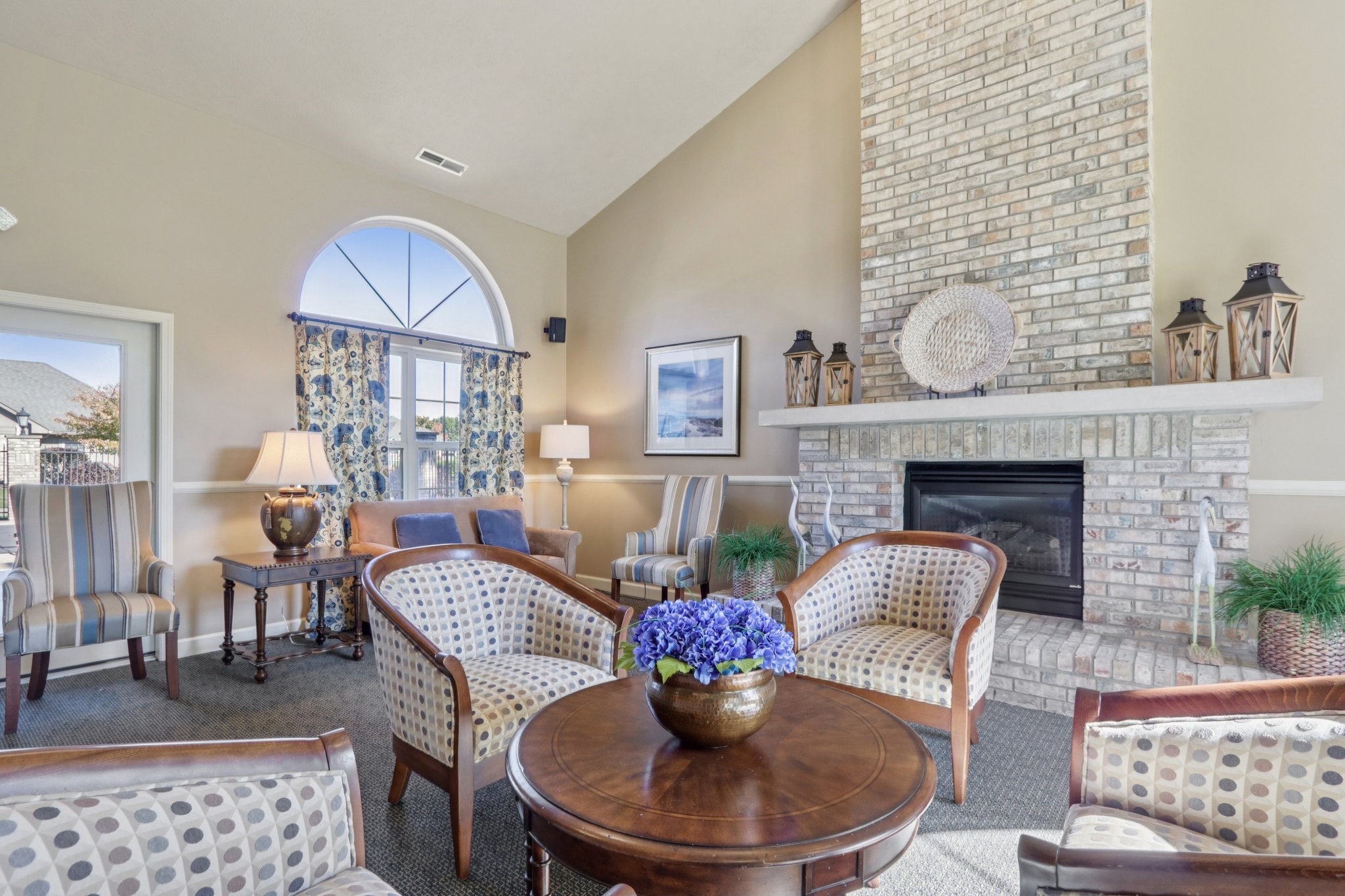 Courtyard Way-2610-904.jpg