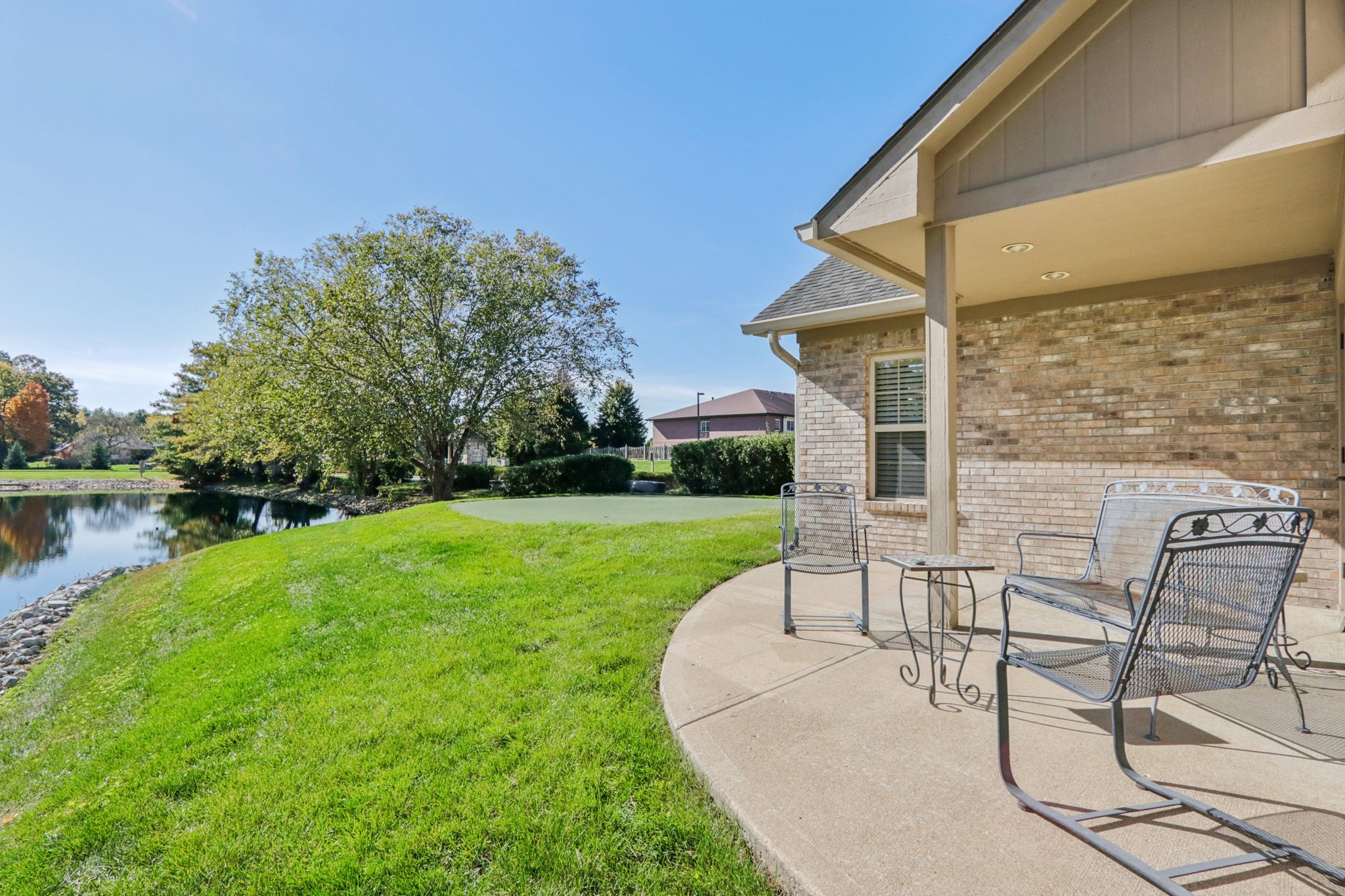 Courtyard Way-2610-916.jpg