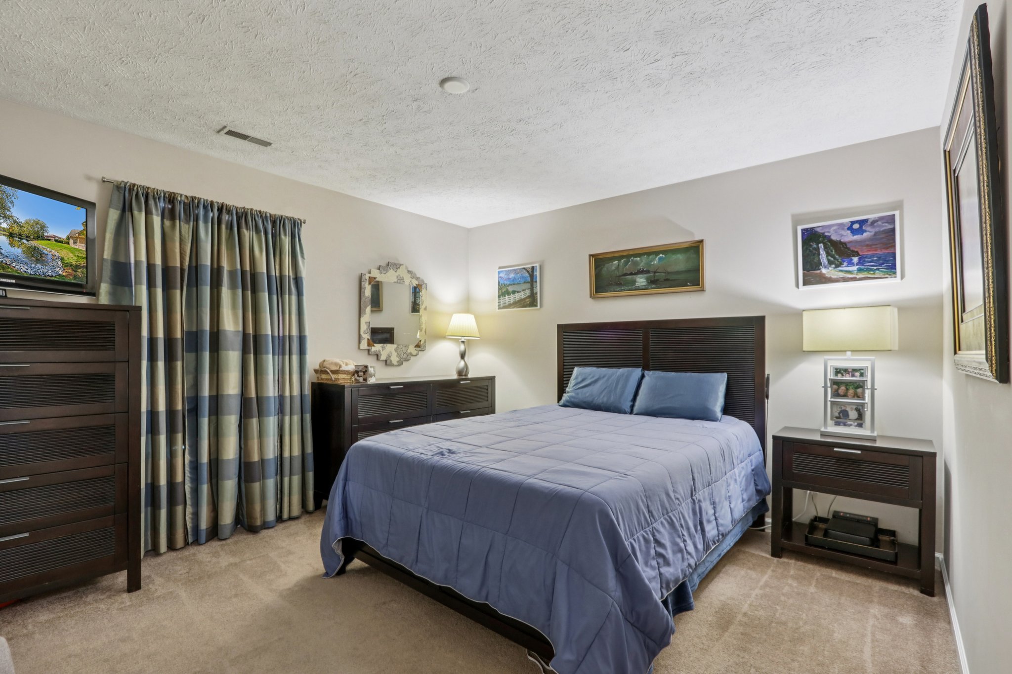 Courtyard Way-S2510-034r.jpg