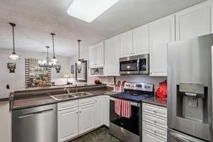 Courtyard Way-S2510-023.jpg