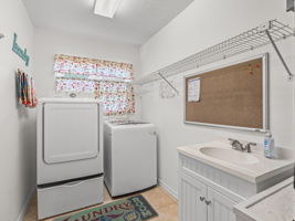  Photo 34