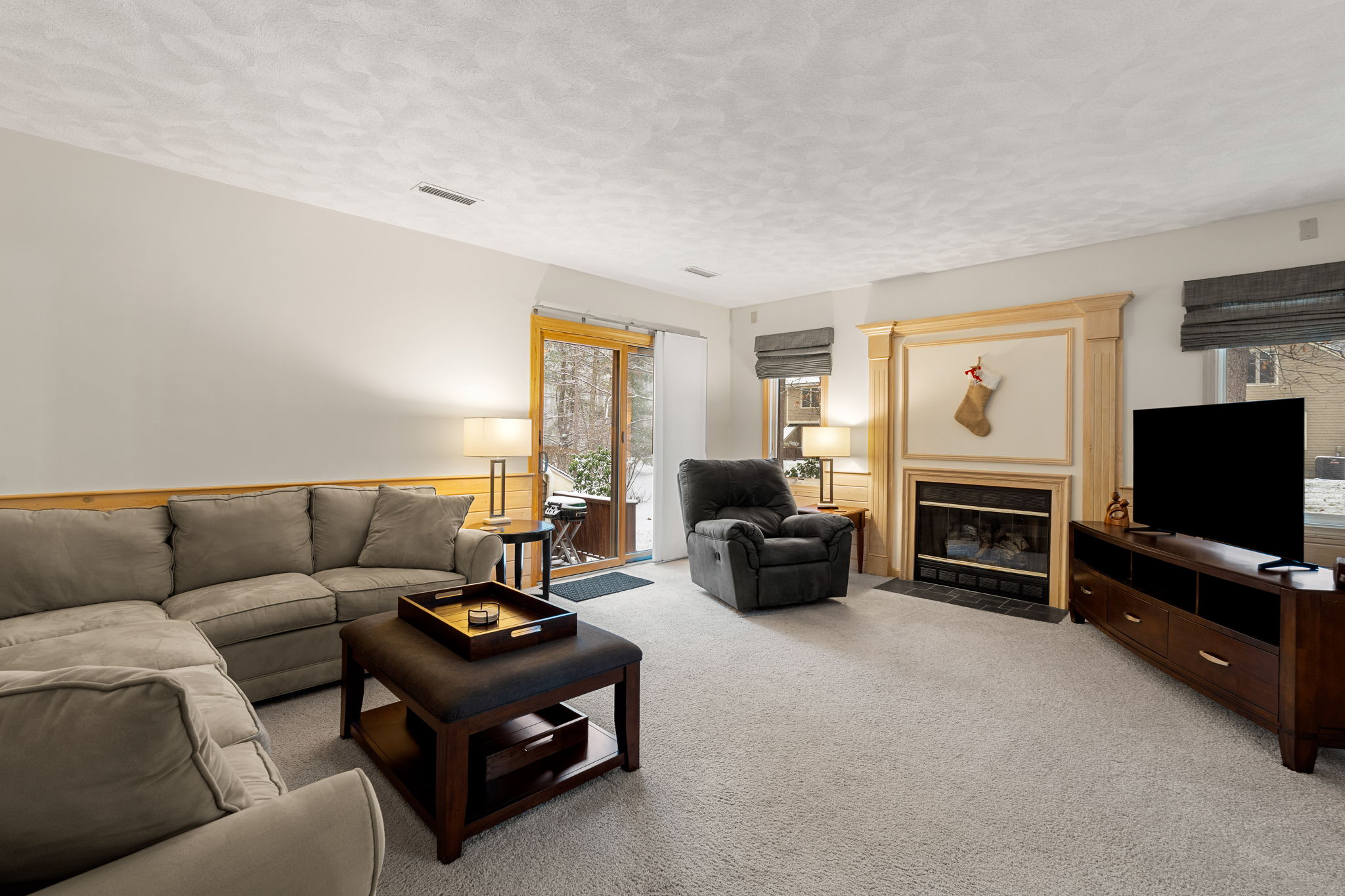 113 Brickett Hill Cir, Haverhill, MA 01830, USA Photo 16