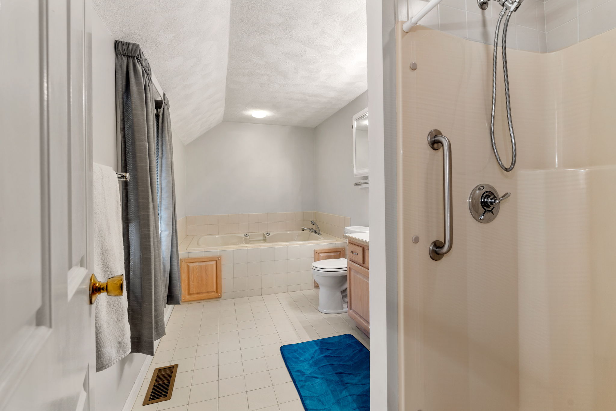 113 Brickett Hill Cir, Haverhill, MA 01830, USA Photo 36