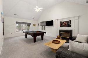 113 Brickett Hill Cir, Haverhill, MA 01830, USA Photo 10