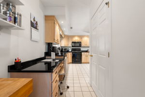 113 Brickett Hill Cir, Haverhill, MA 01830, USA Photo 21