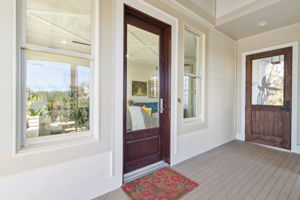 Screened-in Porch