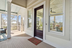 Screened-in Porch