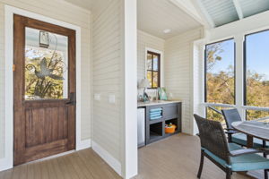 Screened-in Porch