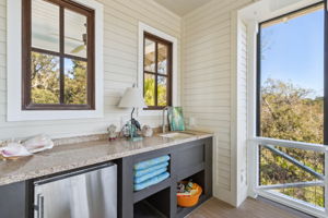 Screened-in Porch