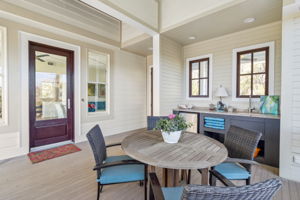 Screened-in Porch