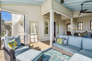 Screened-in Porch