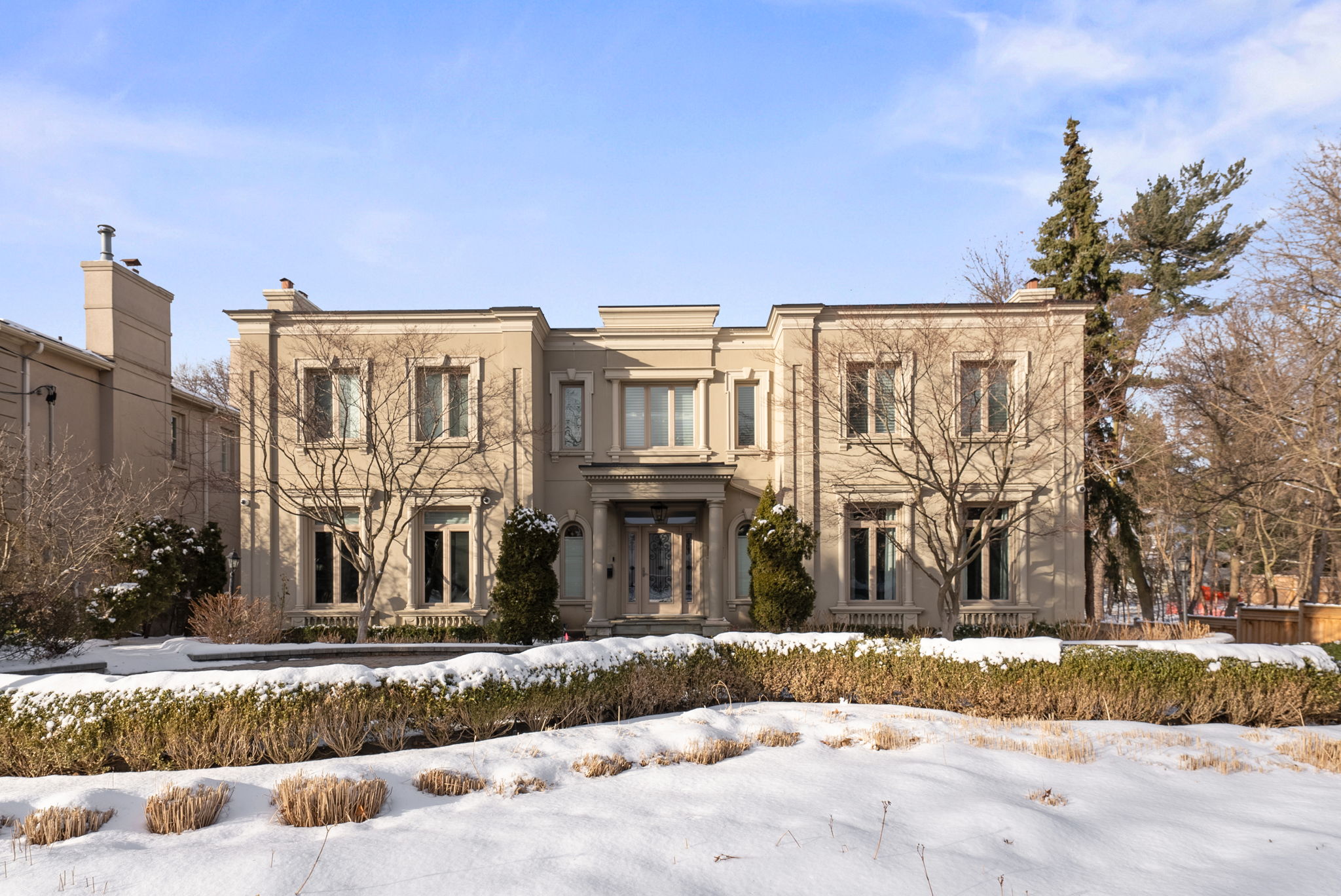 113 Coldstream Ave Toronto, ON M5N 1X7