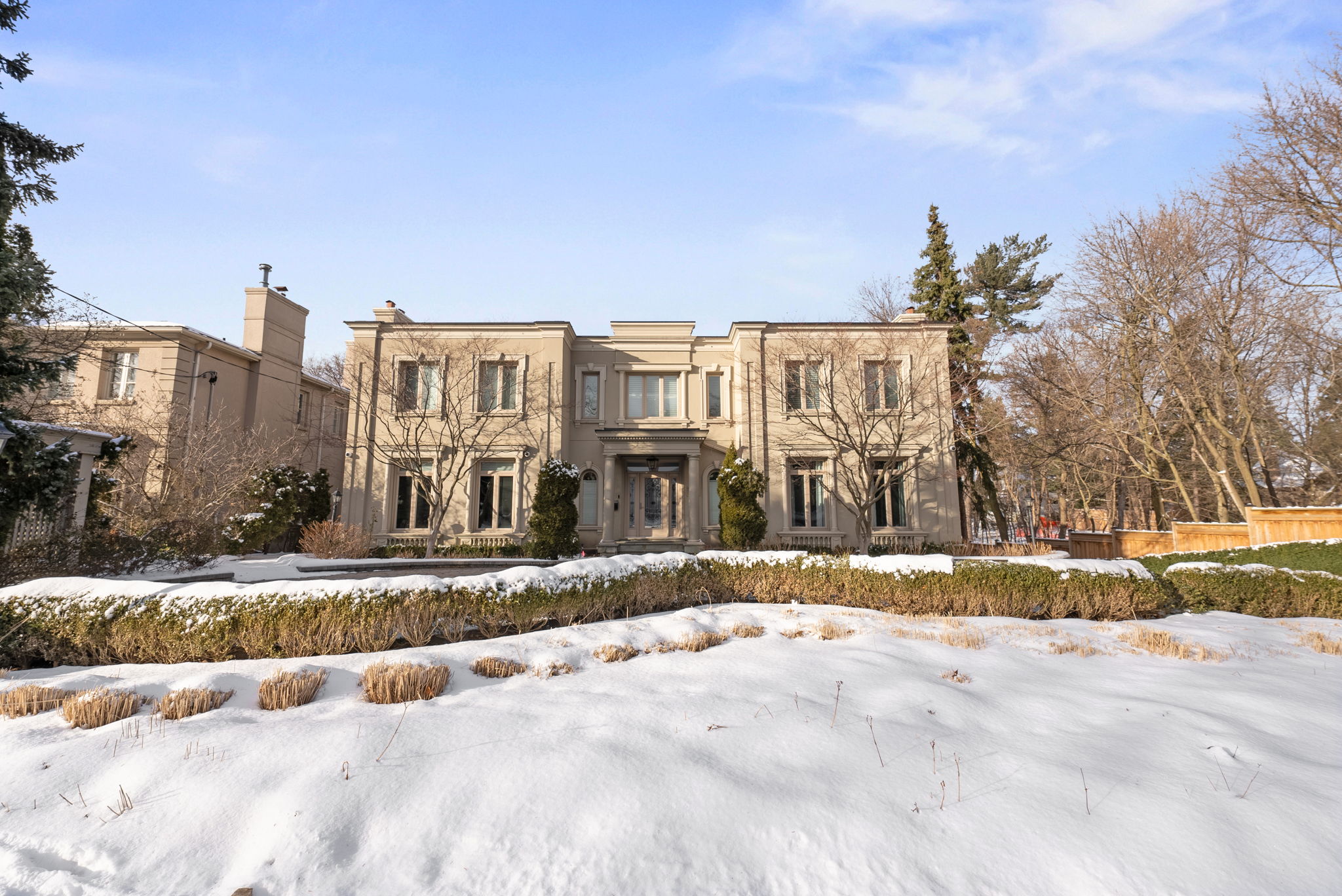 113 Coldstream Ave Toronto, ON M5N 1X7