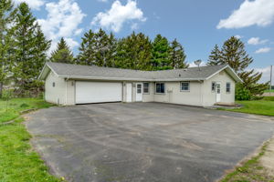  113 County Rd W, River Falls, WI 54022, US Photo 39