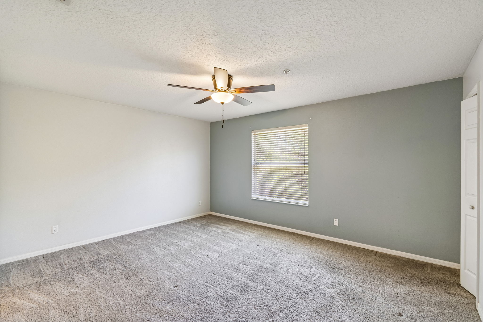Primary Bedroom - Upstairs