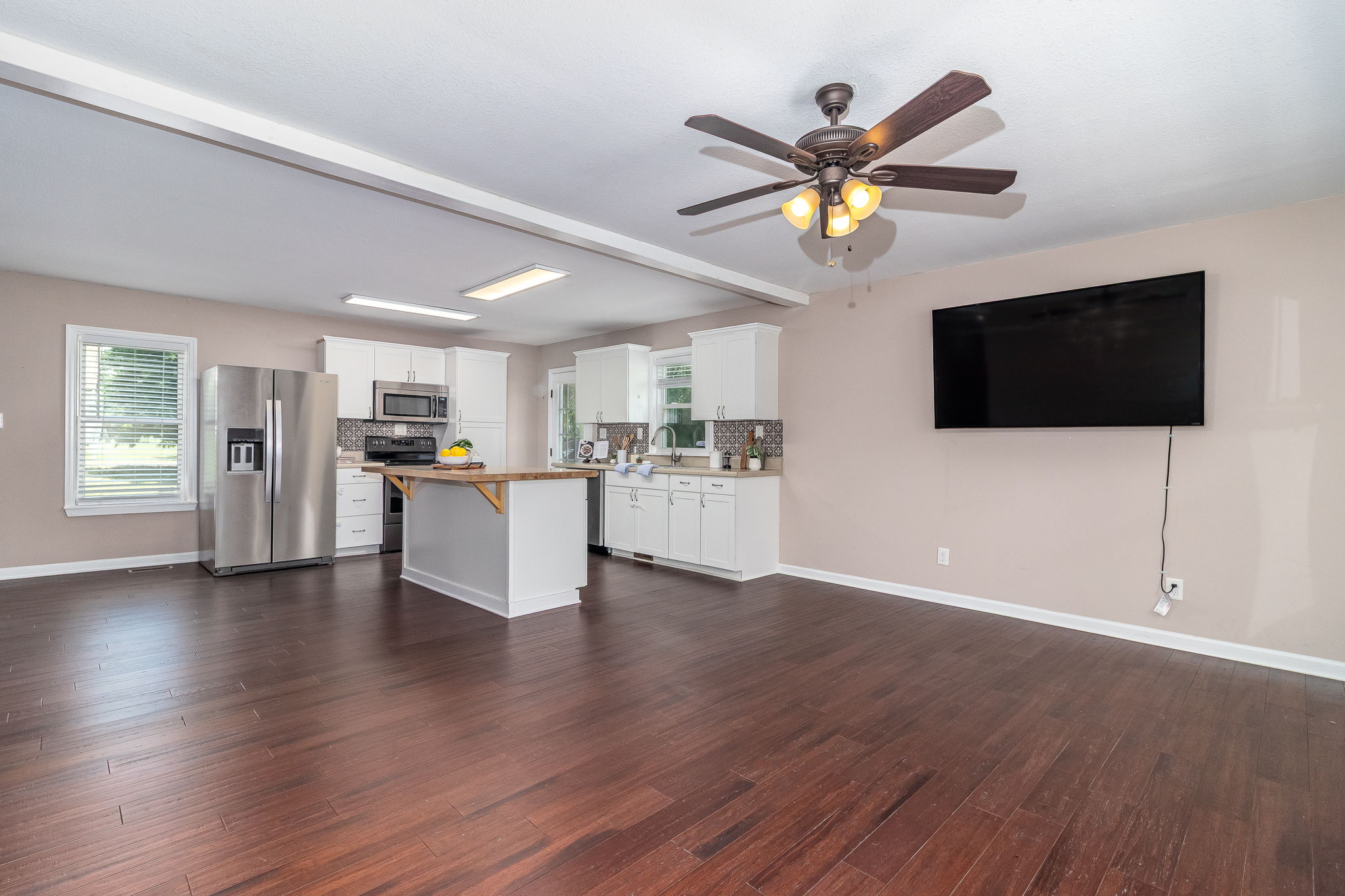 Living Room/Kitchen