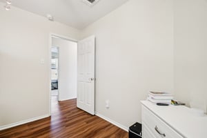 Mallard Ln-S1803-024.jpg