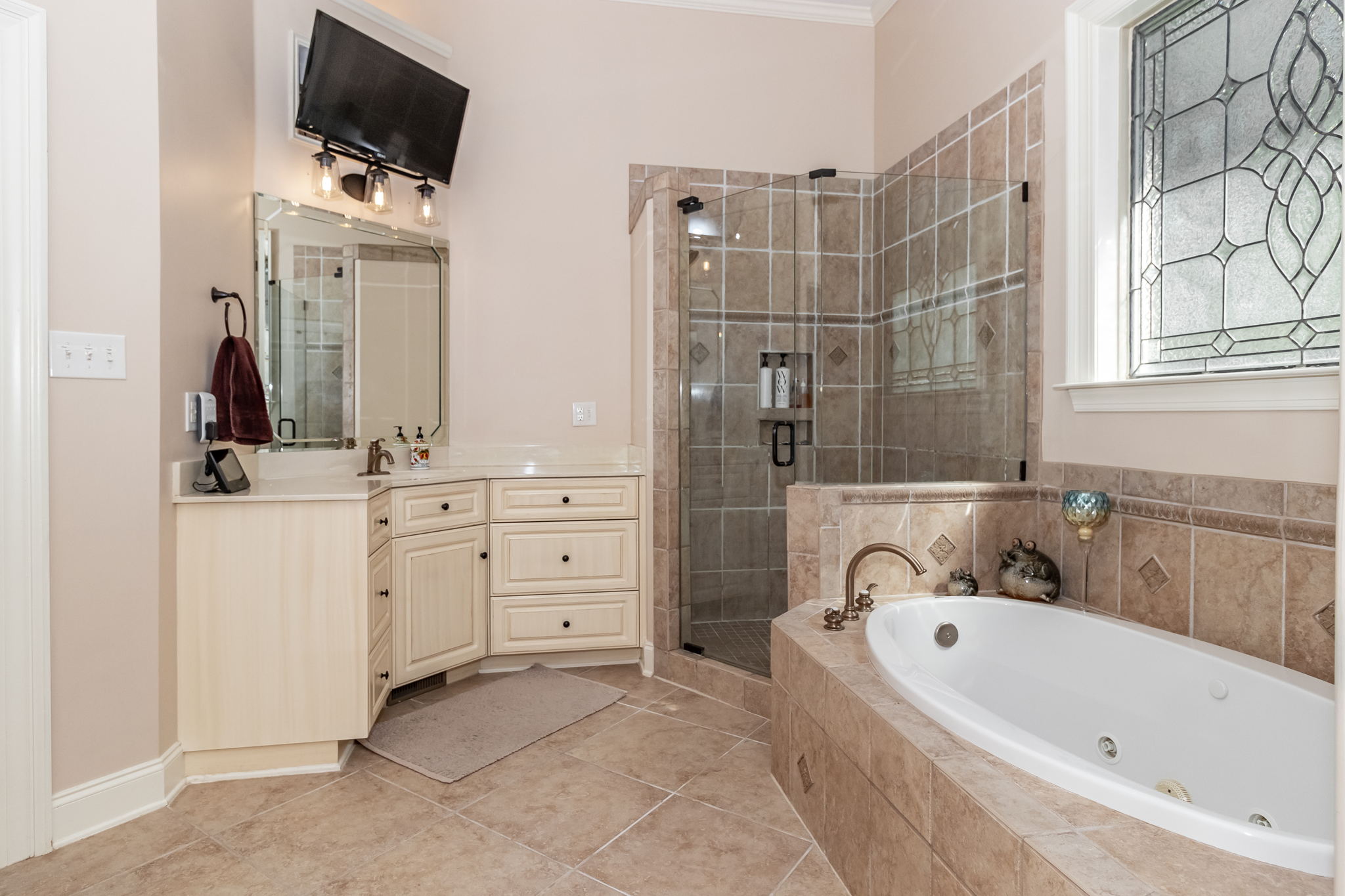Owner's En-Suite Bath