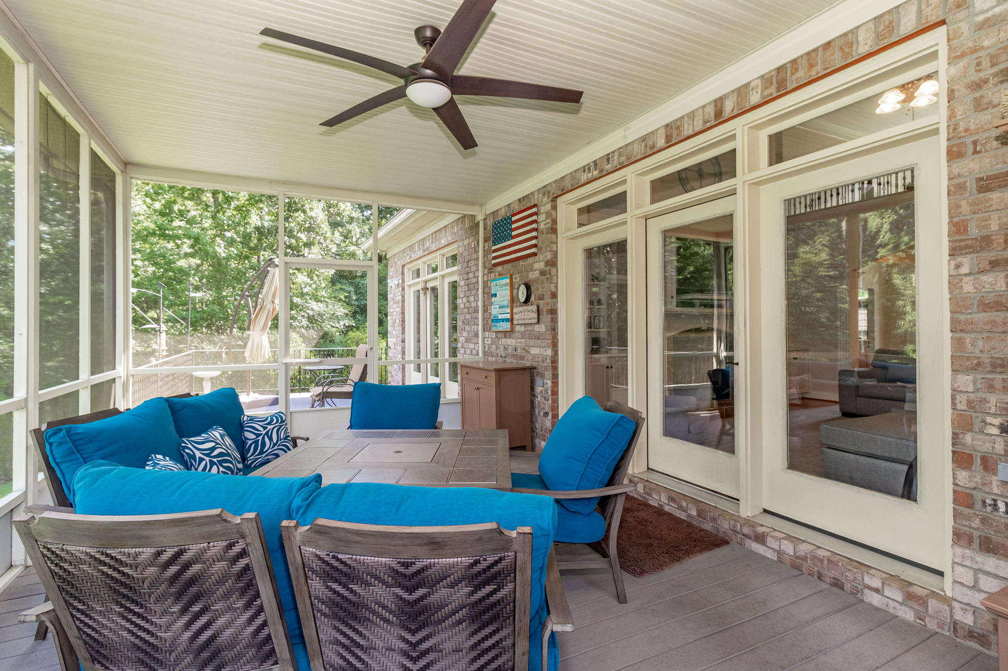 Screened-in Porch