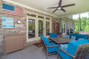 Screened-in Porch
