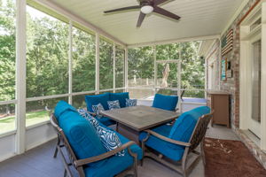 Screened-in Porch