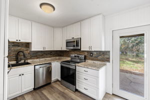 113 Osmond Dr, Taylors, SC 29687, USA Photo 12