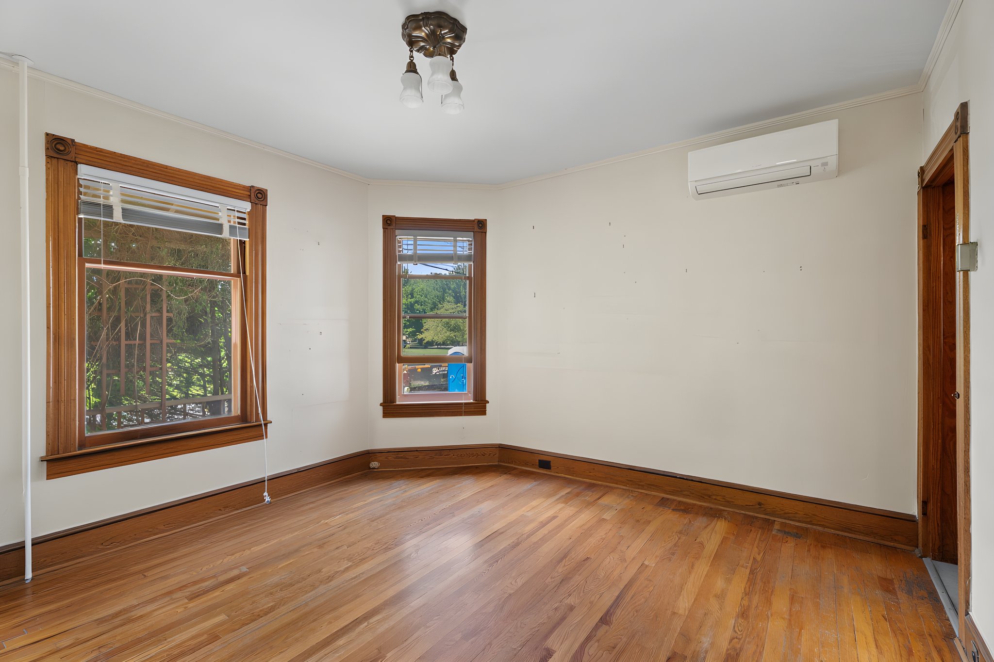 AHM09529 furniture removed.jpeg