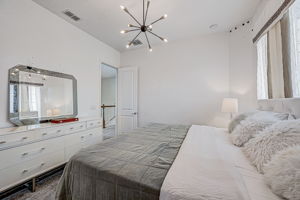  Renwick Pkwy-022