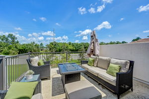  Renwick Pkwy-041