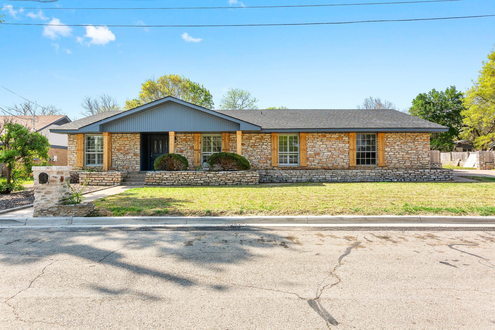 113 Ridge Oak Dr, Georgetown, TX 78628, USA Photo 2