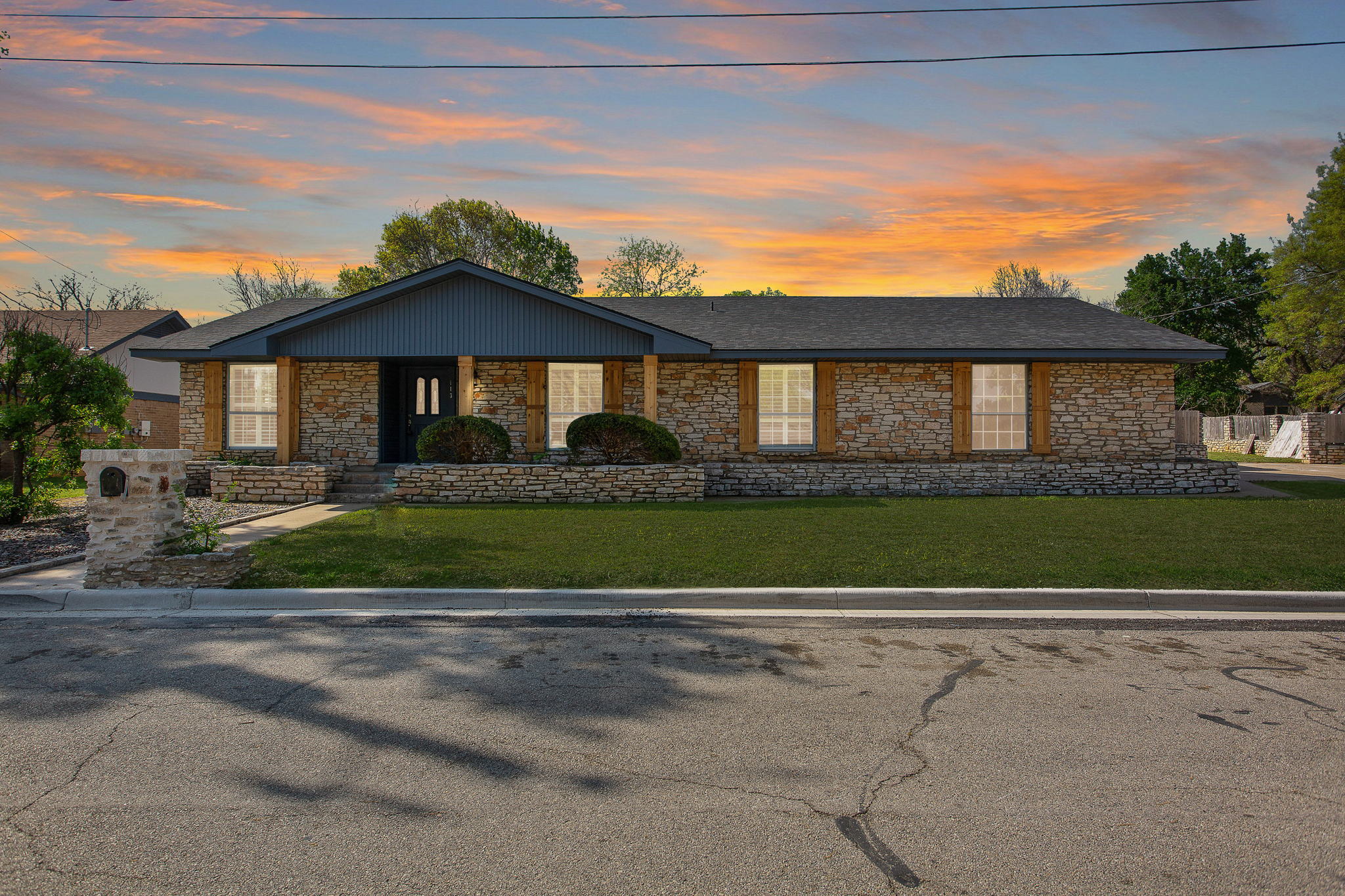 113 Ridge Oak Dr, Georgetown, TX 78628, USA Photo 3