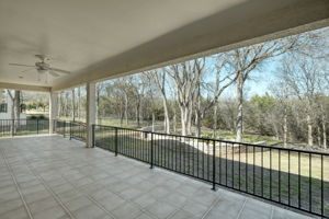 Covered Back Patio/Yard