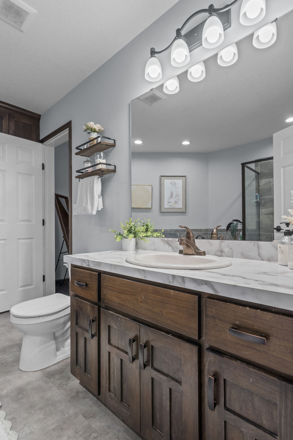 Upper Bathroom