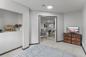 LL Bedroom 5/Office