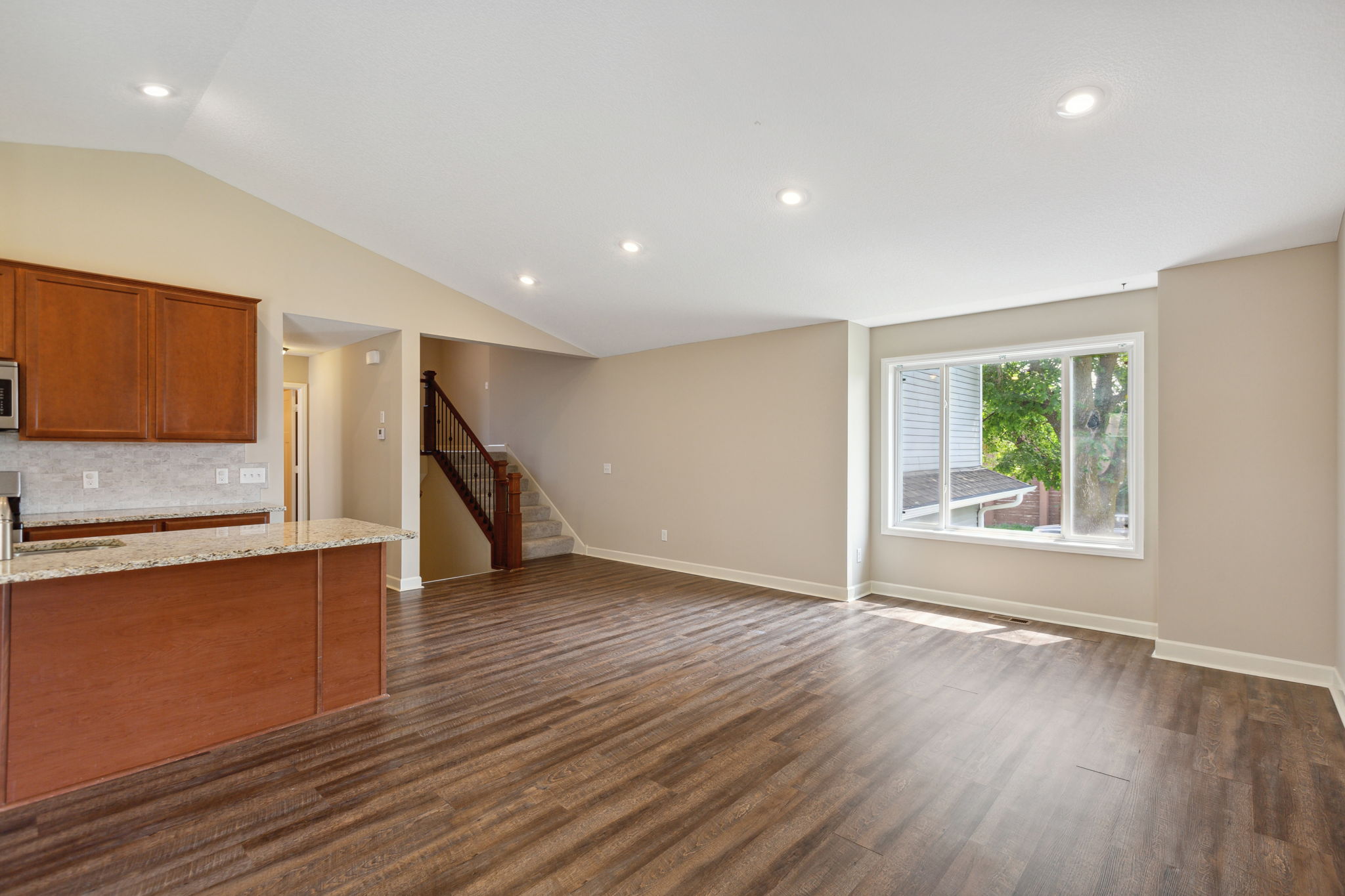 04_Interior
