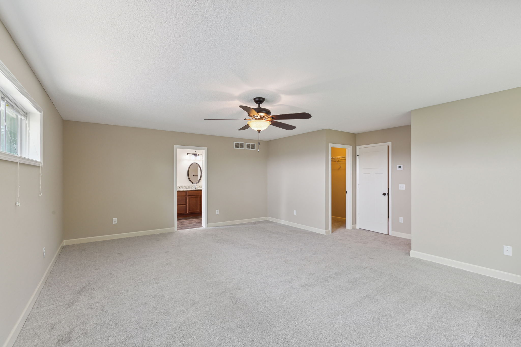 16_Interior