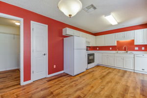 Breakfast Area / Kitchen