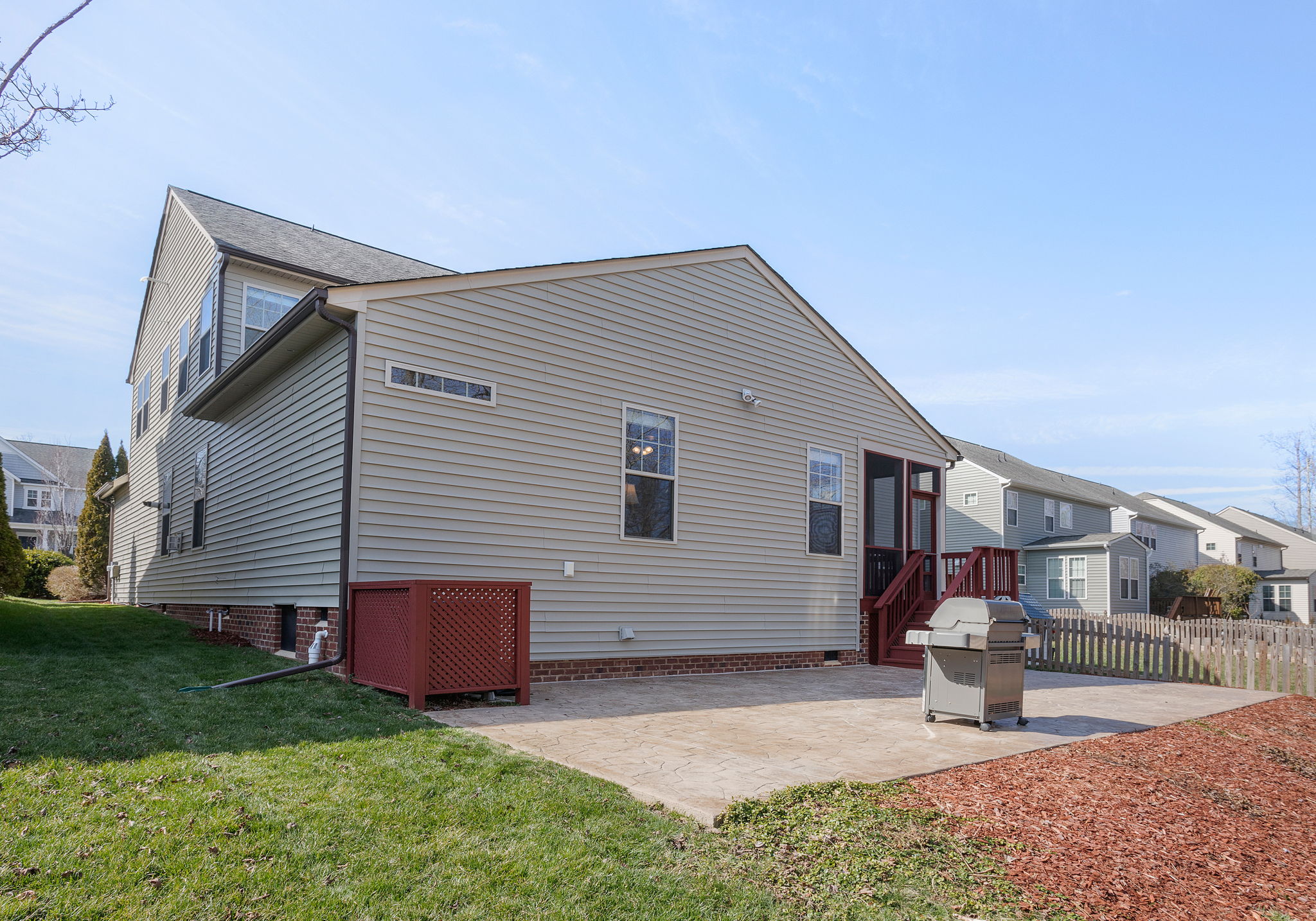 37-Exterior Back