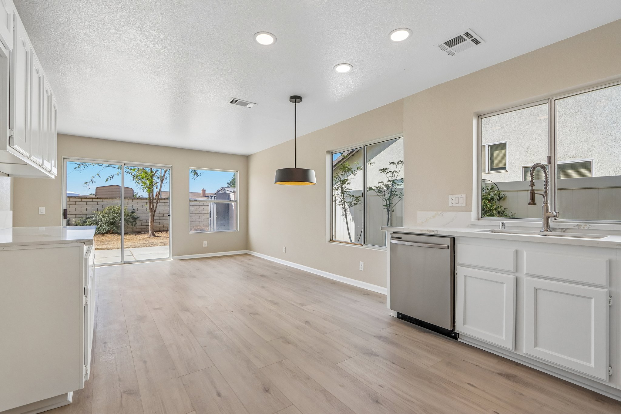 Autumnwood Ln-S1405-008.jpg