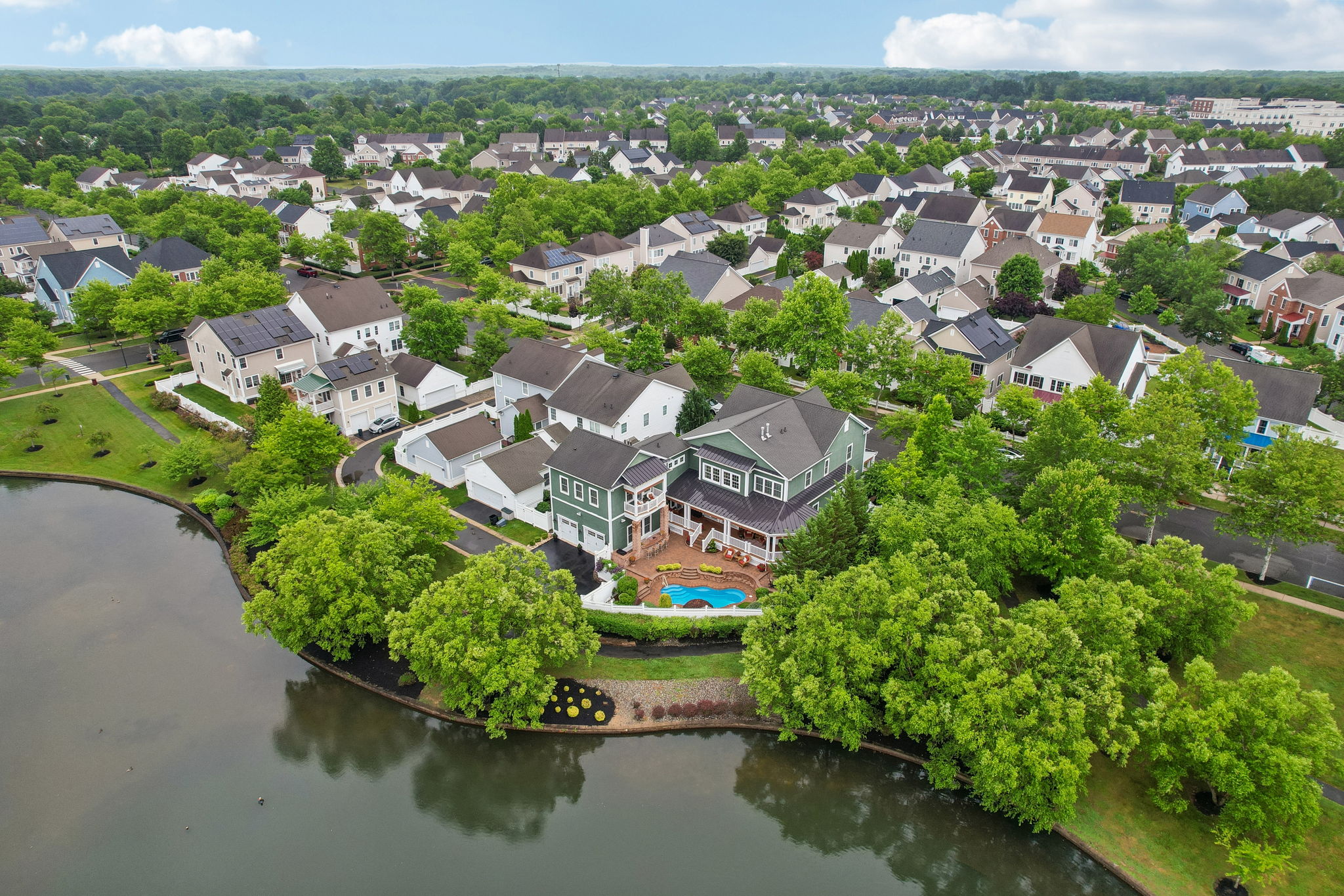 Lake Dr-S2406-095