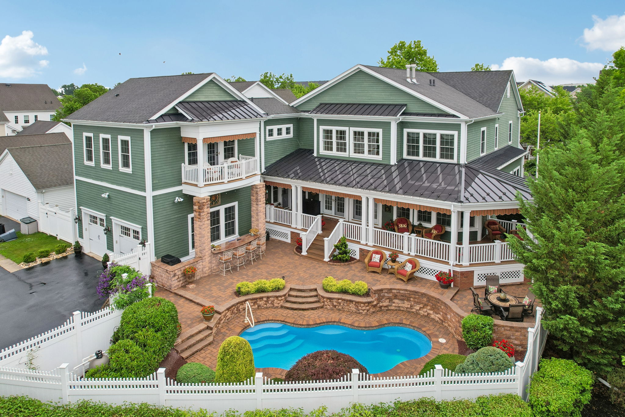 Lake Dr-S2406-096