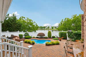 Lake Dr-S2406-081